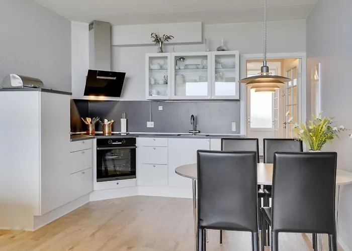 Apartment Edelina - 50m From The Sea By Interhome